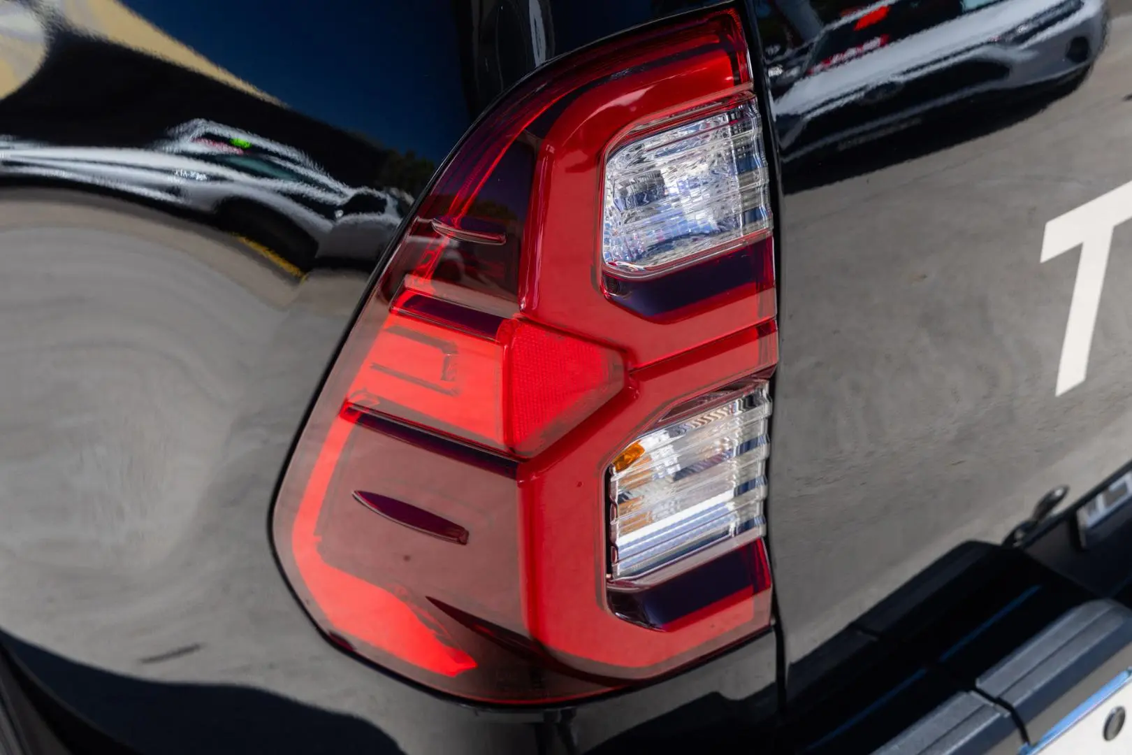 2021 Toyota Hilux Gallery Image 18