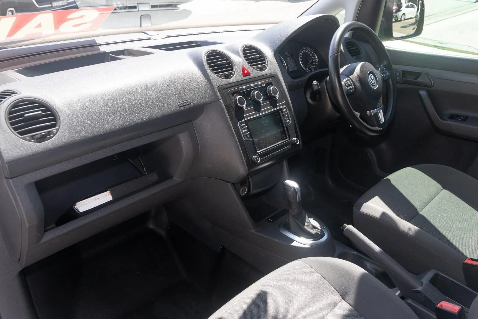 2015 Volkswagen Caddy Gallery Image 8