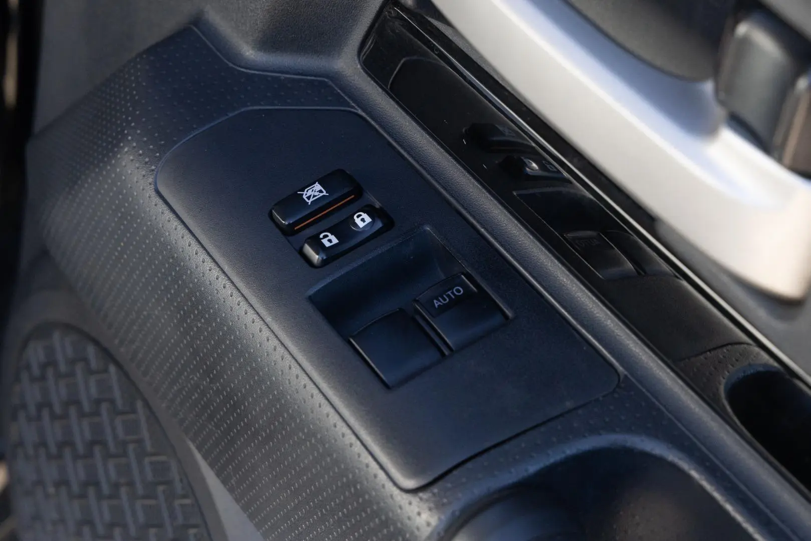 2016 Toyota FJ Cruiser Gallery Image 19