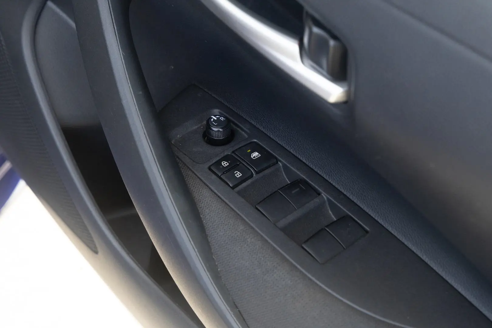2019 Toyota Corolla Gallery Image 18