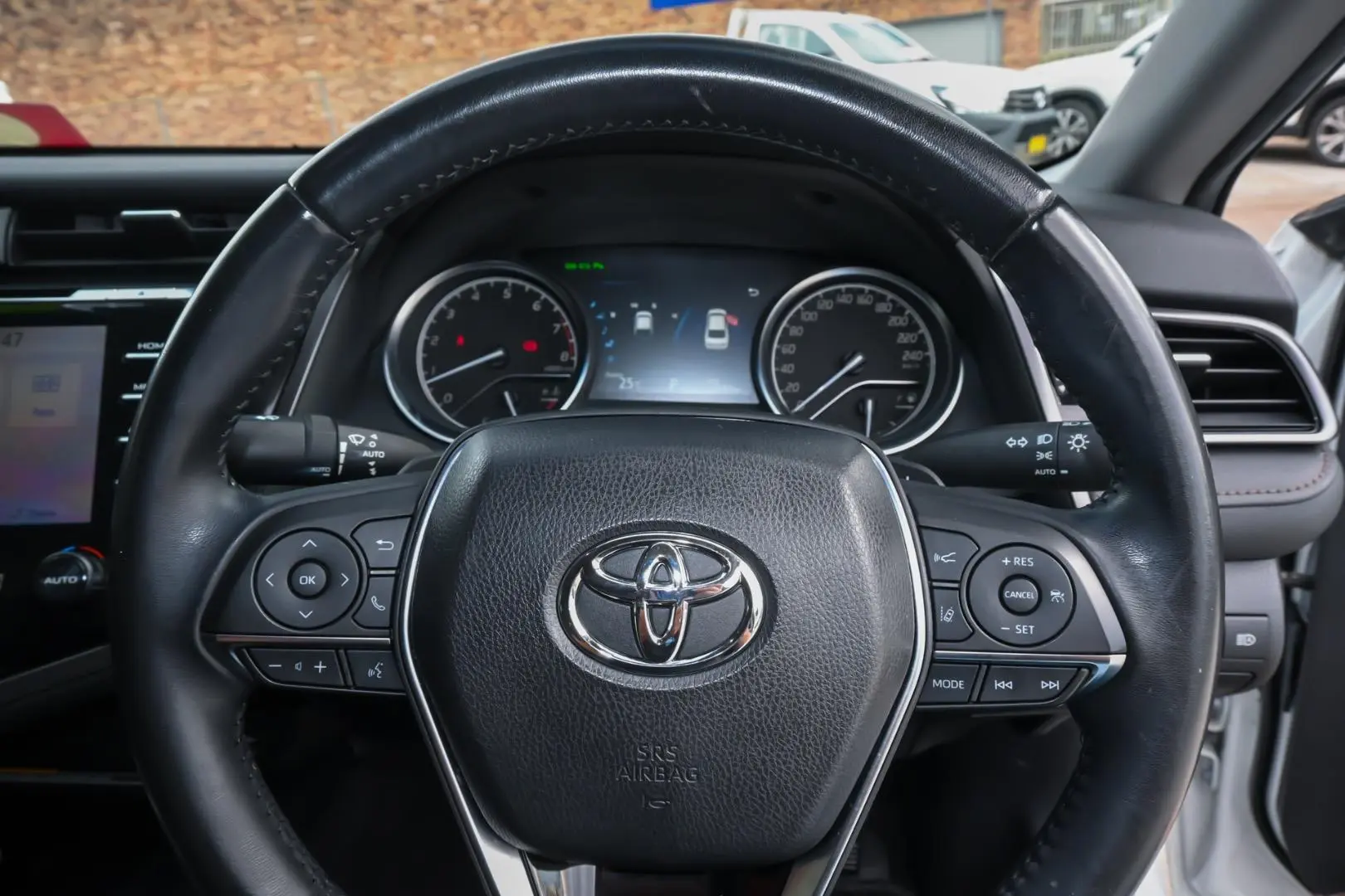 2019 Toyota Camry Gallery Image 12