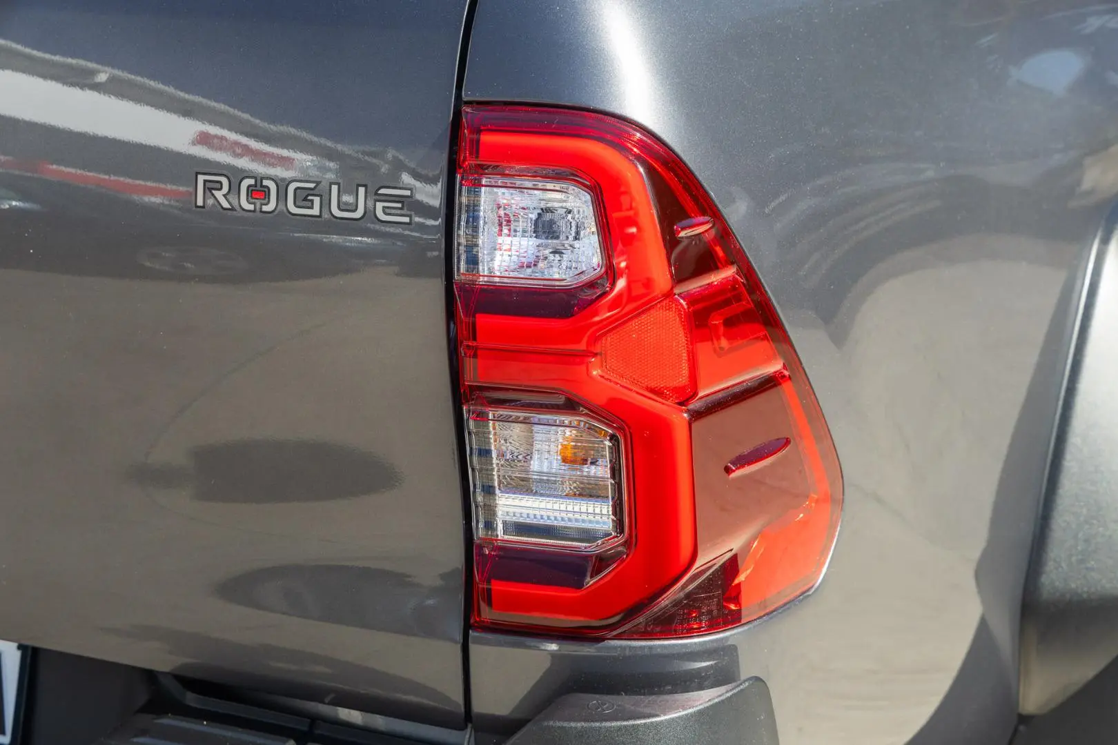 2025 Toyota Hilux Gallery Image 18