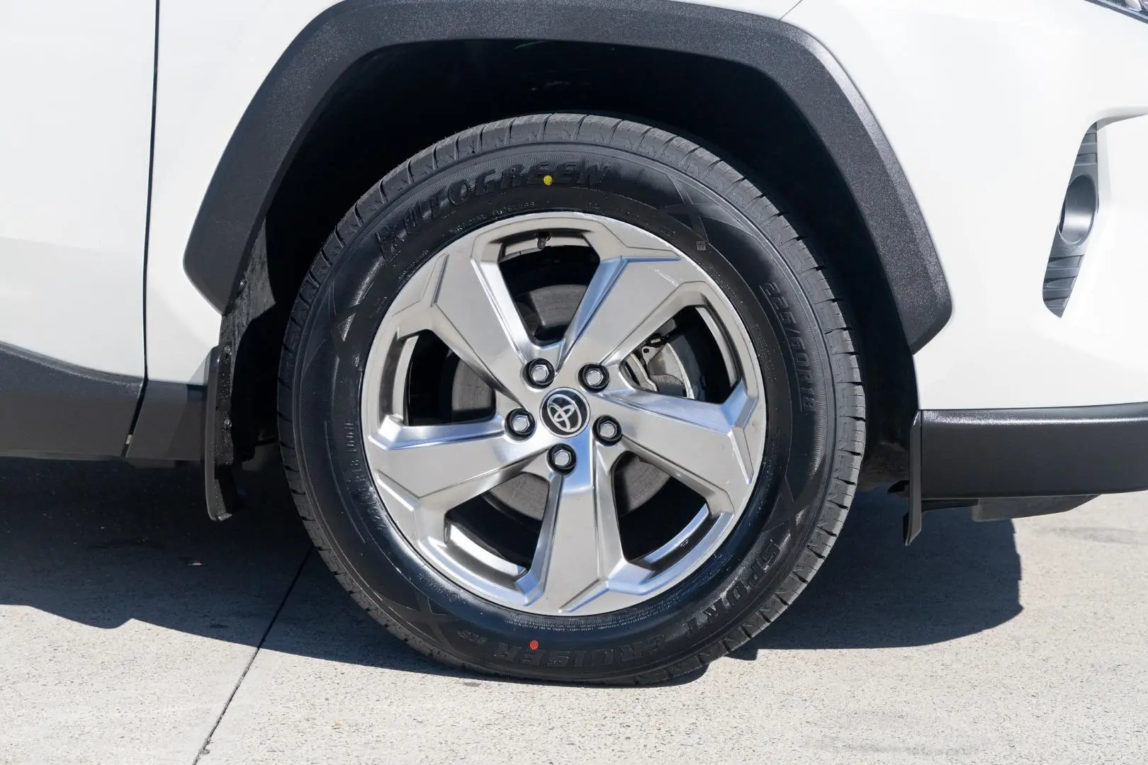 2021 Toyota RAV4 Gallery Image 23