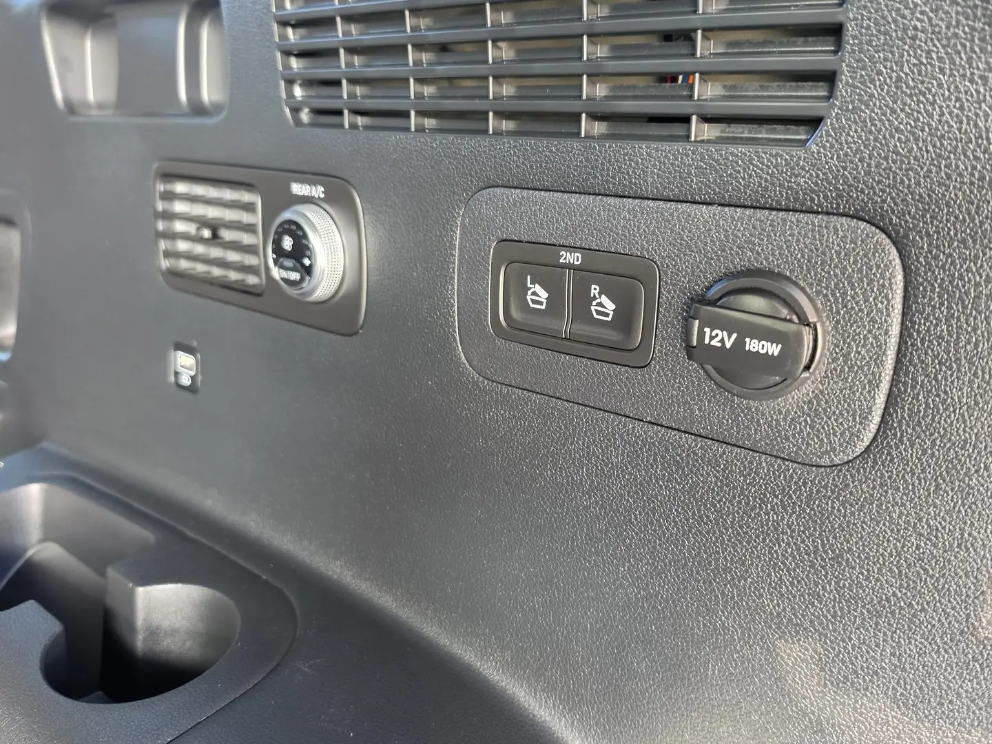 2023 Hyundai Santa Fe Gallery Image 16