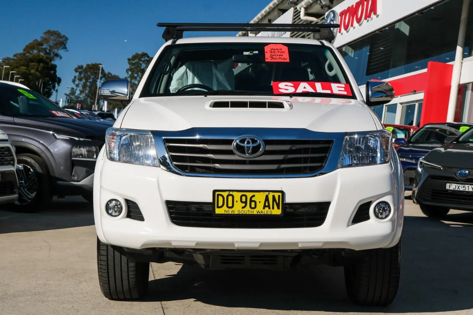 2015 Toyota Hilux Gallery Image 4