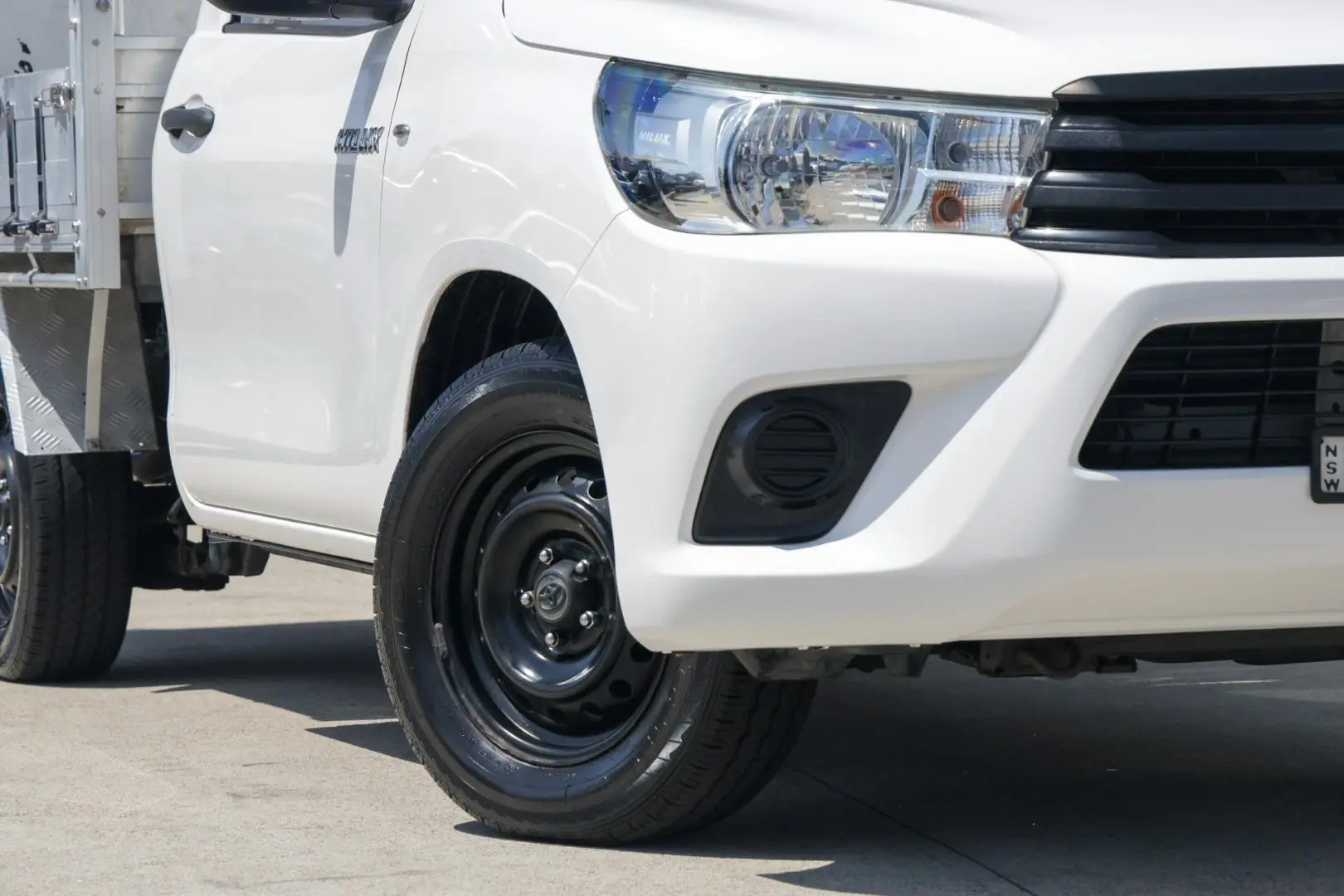 2017 Toyota Hilux Gallery Image 6