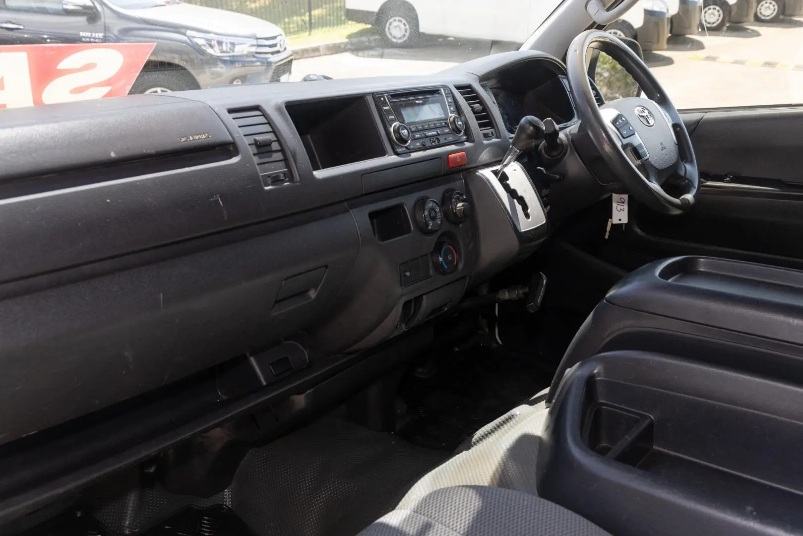2016 Toyota Hiace Gallery Image 8