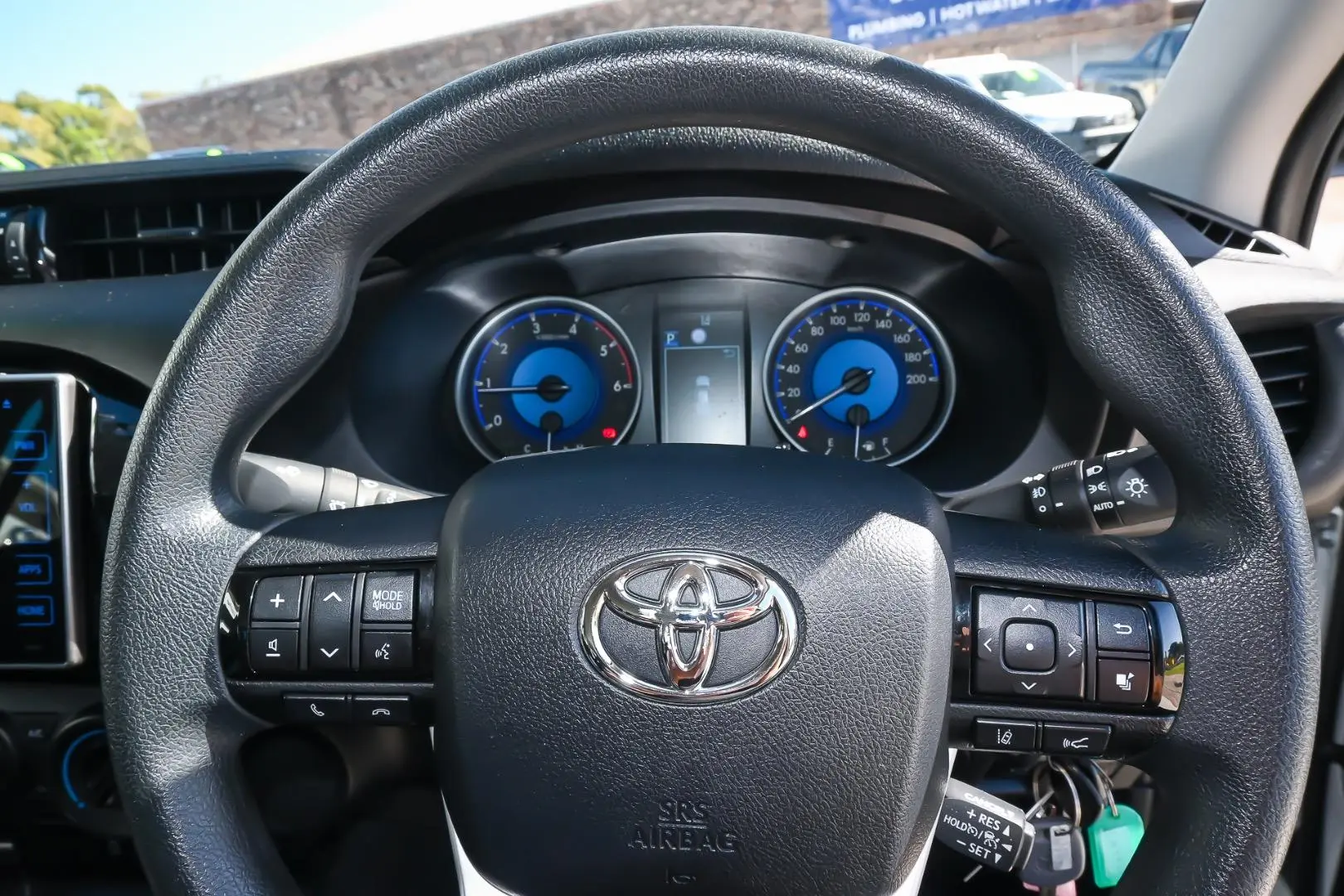 2020 Toyota Hilux Gallery Image 11