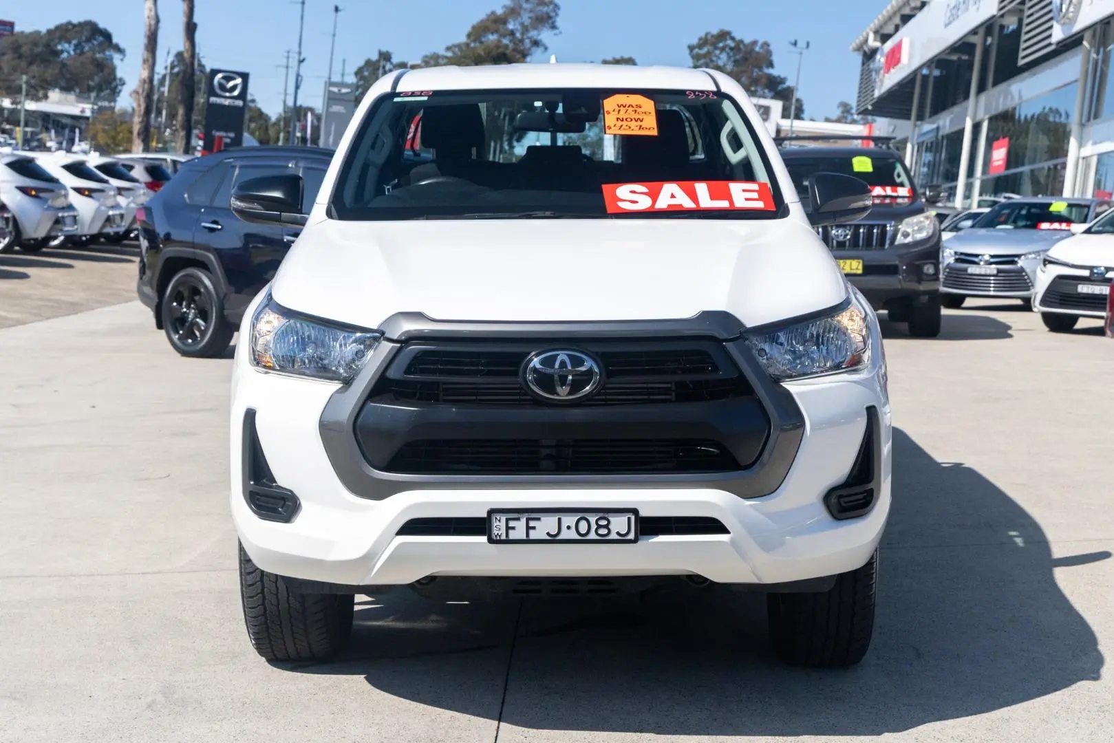 2024 Toyota Hilux Gallery Image 4