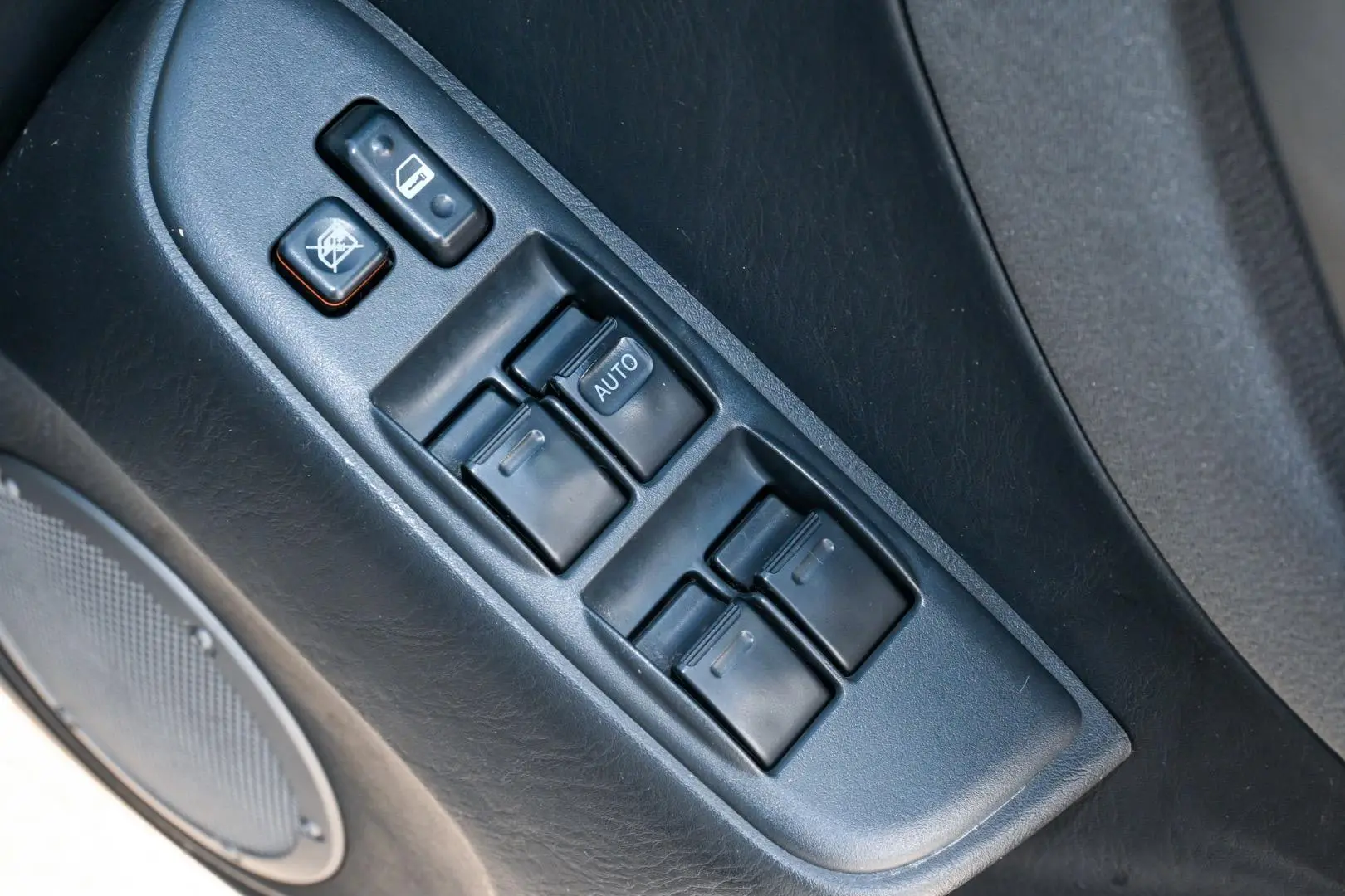 2005 Toyota RAV4 Gallery Image 10
