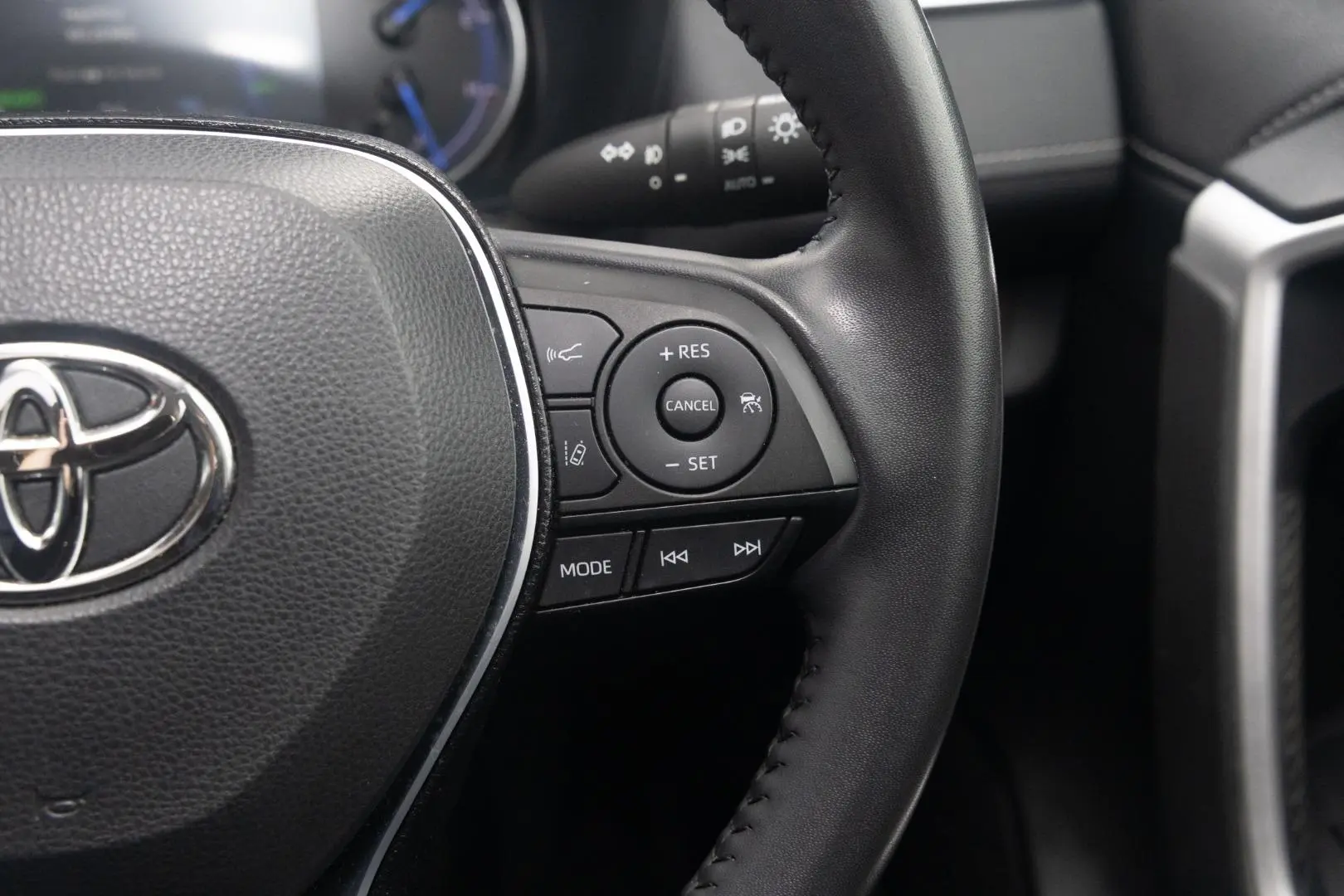 2020 Toyota RAV4 Gallery Image 12