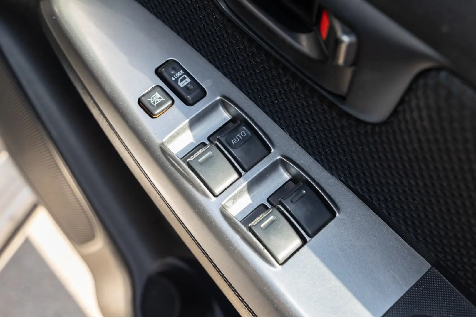 2014 Toyota Hilux Gallery Image 15