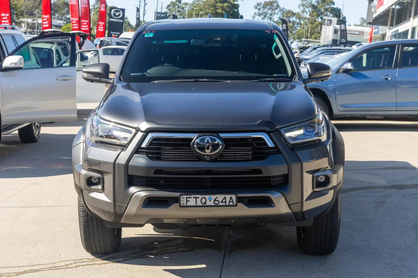 2025 Toyota Hilux Gallery Image 4