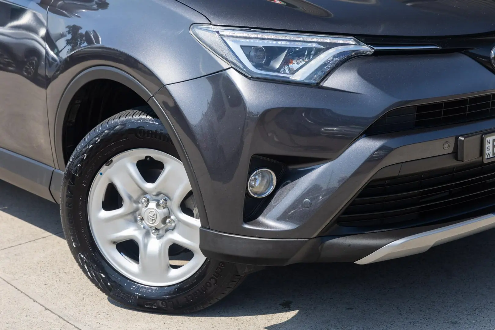 2018 Toyota RAV4 Gallery Image 6