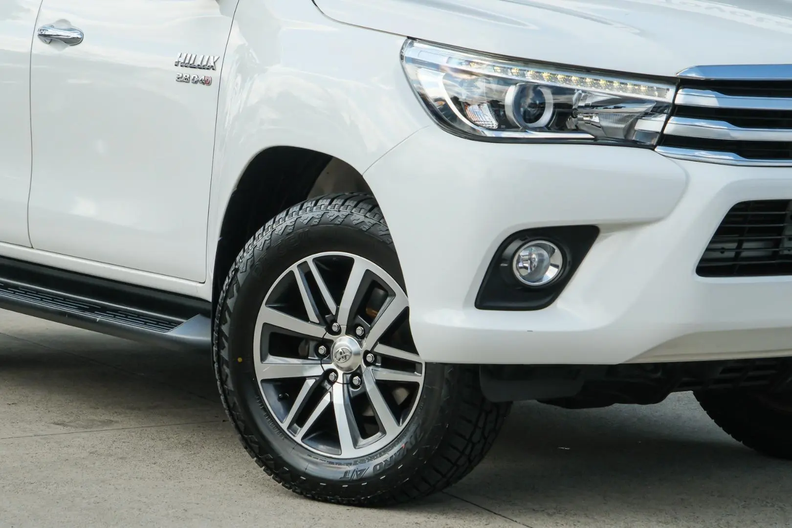 2016 Toyota Hilux Gallery Image 6