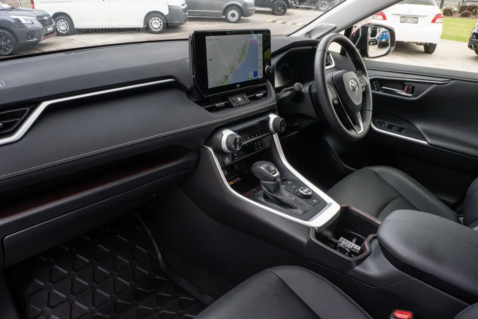 2024 Toyota RAV4 Gallery Image 8