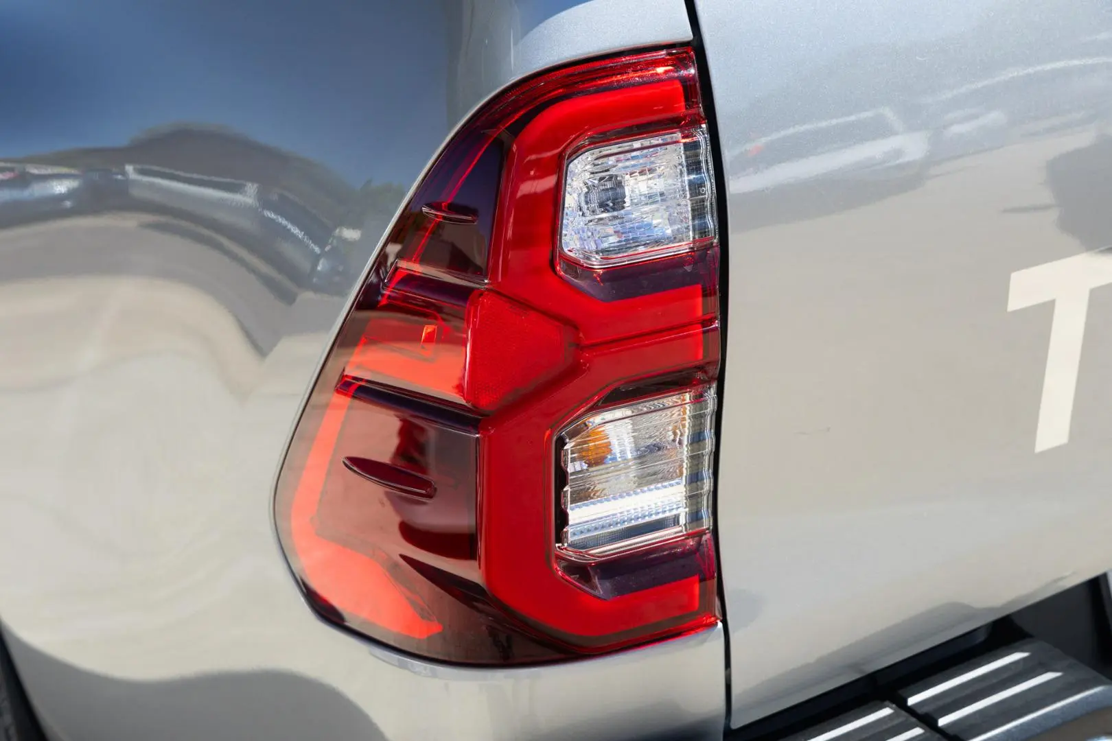 2021 Toyota Hilux Gallery Image 18