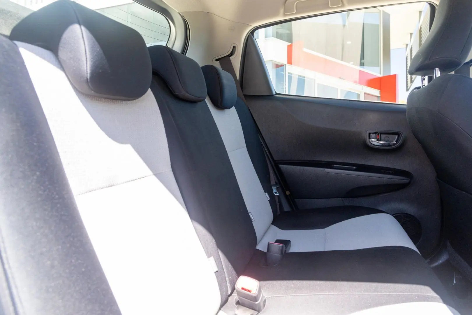 2012 Toyota Yaris Gallery Image 9