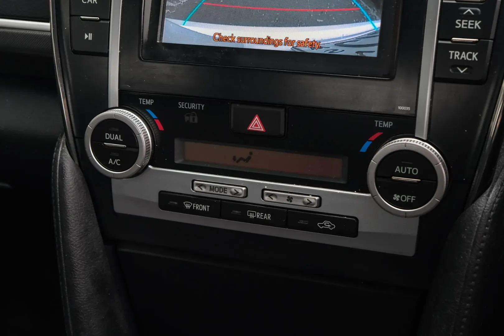 2012 Toyota Camry Gallery Image 12