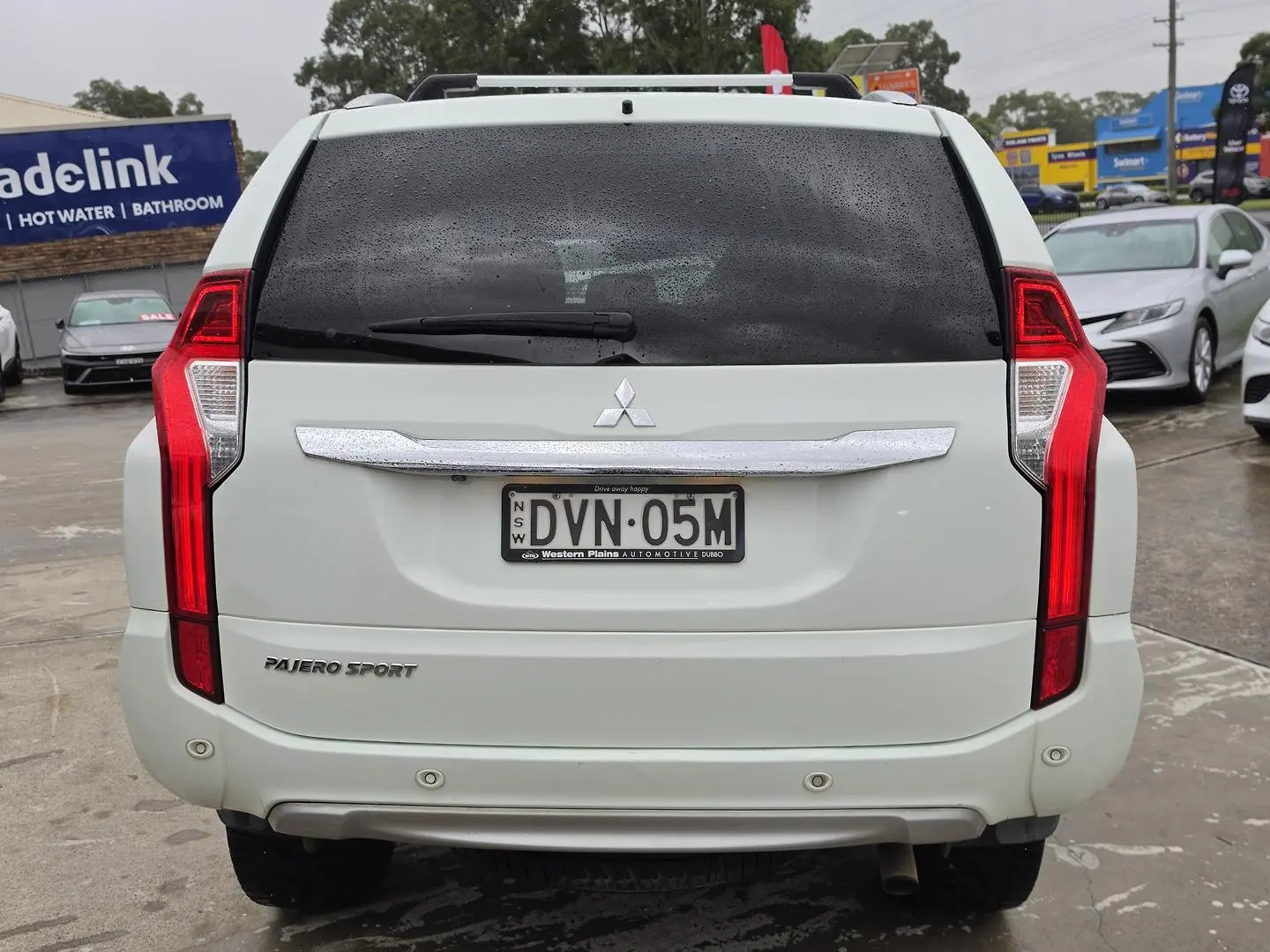 2017 Mitsubishi Pajero Sport Gallery Image 7