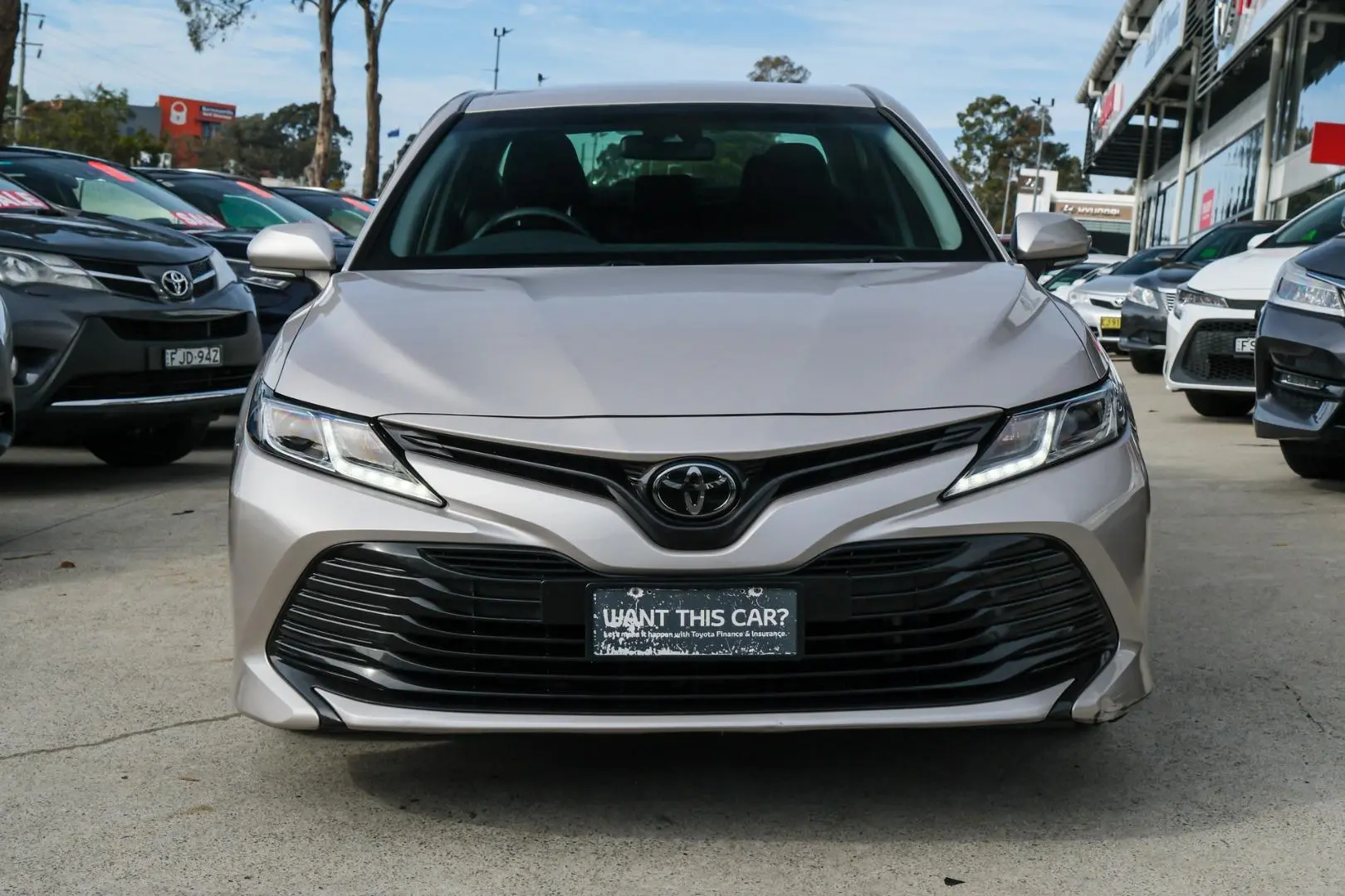2018 Toyota Camry Gallery Image 3