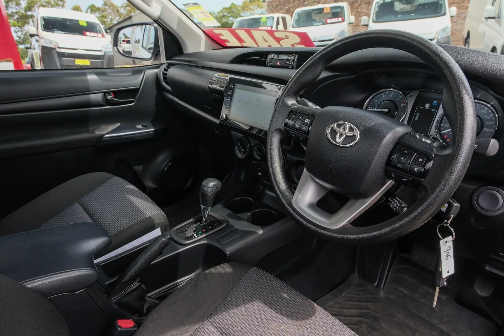 2023 Toyota Hilux Image 7