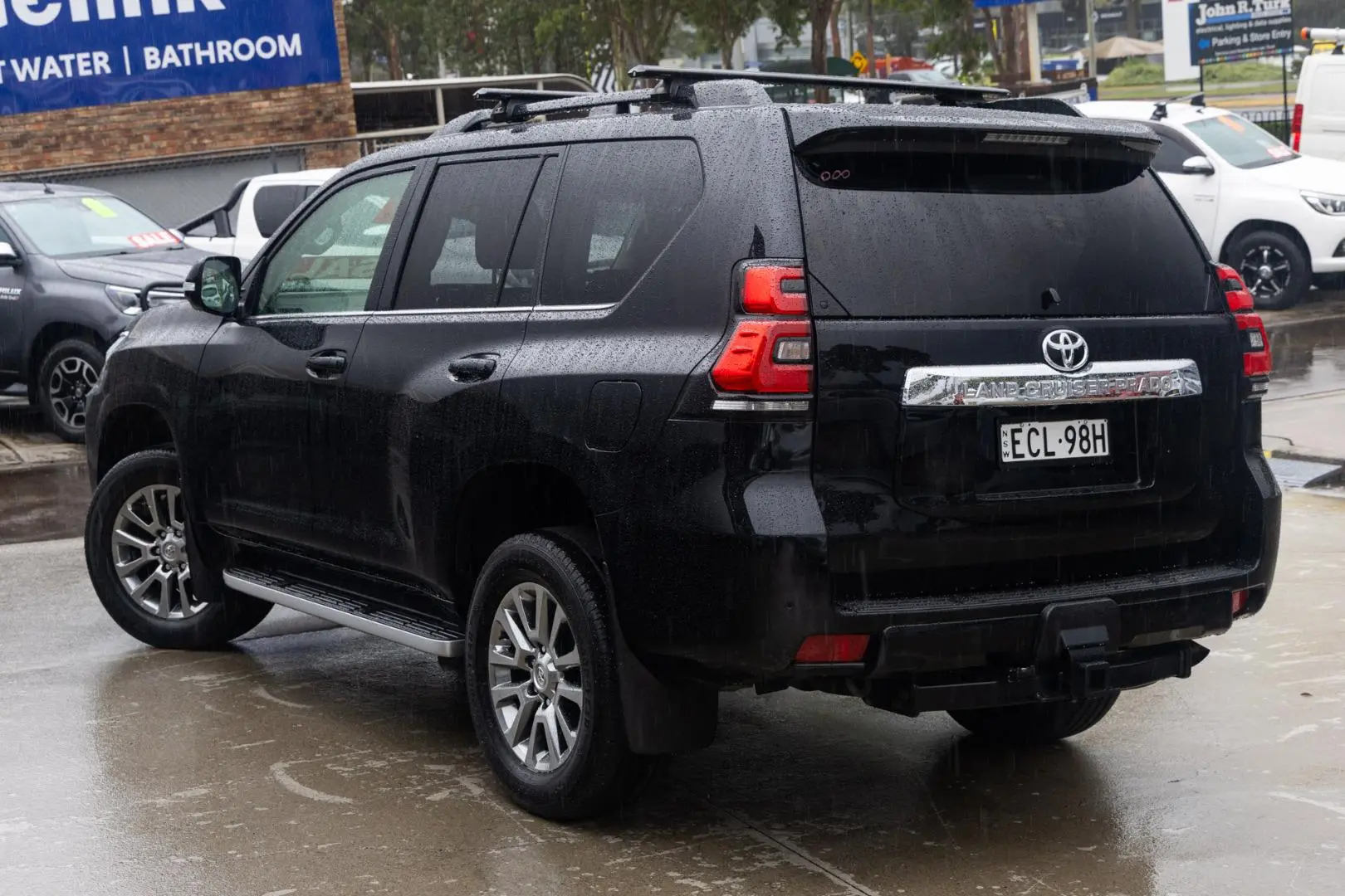 2019 Toyota Landcruiser Prado Gallery Image 2
