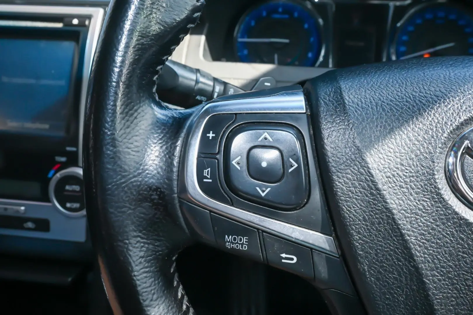 2016 Toyota Camry Gallery Image 12