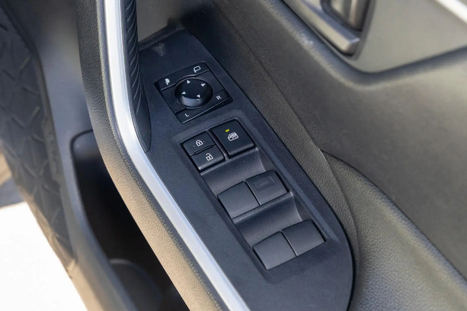 2023 Toyota RAV4 Gallery Image 19