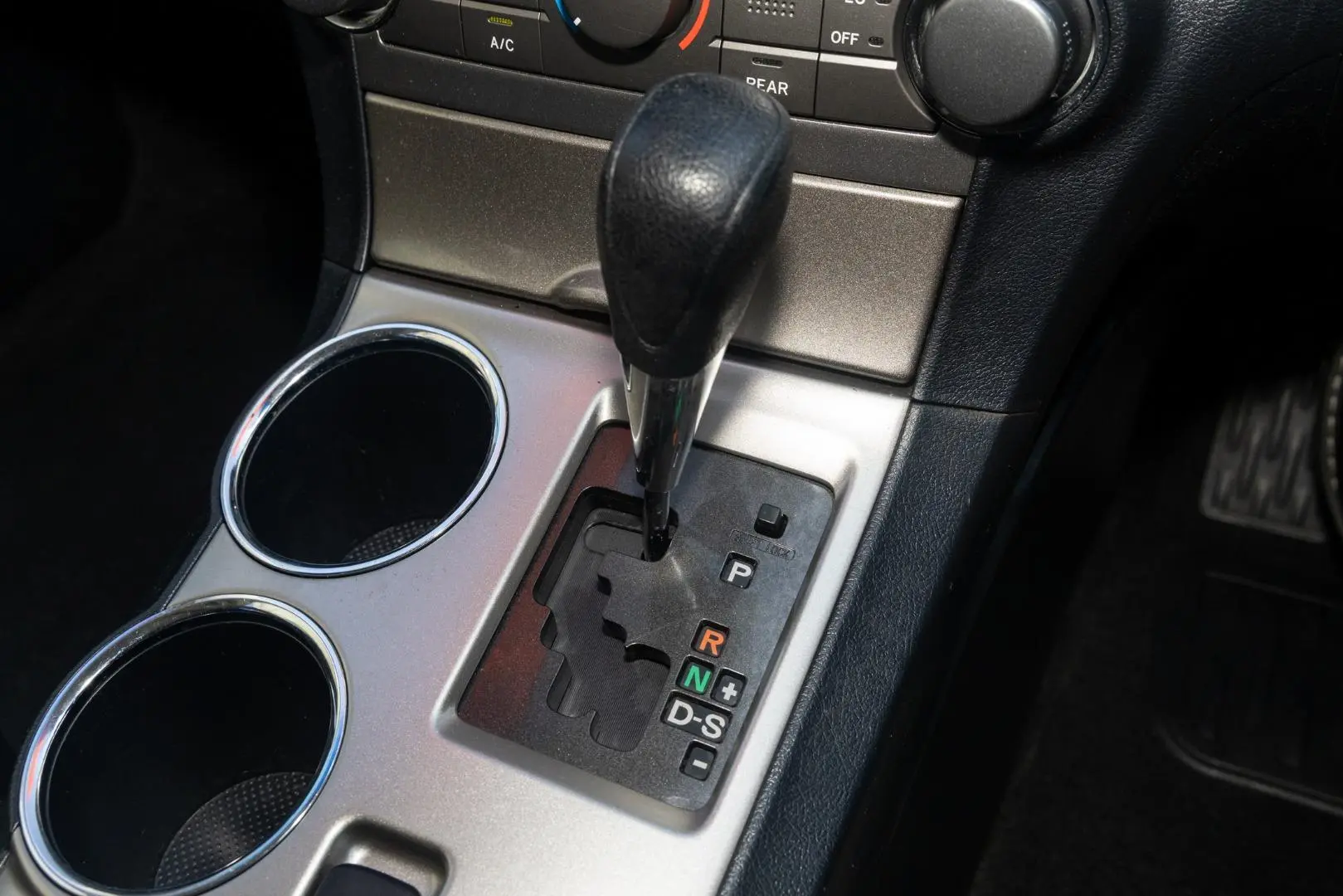 2012 Toyota Kluger Gallery Image 18