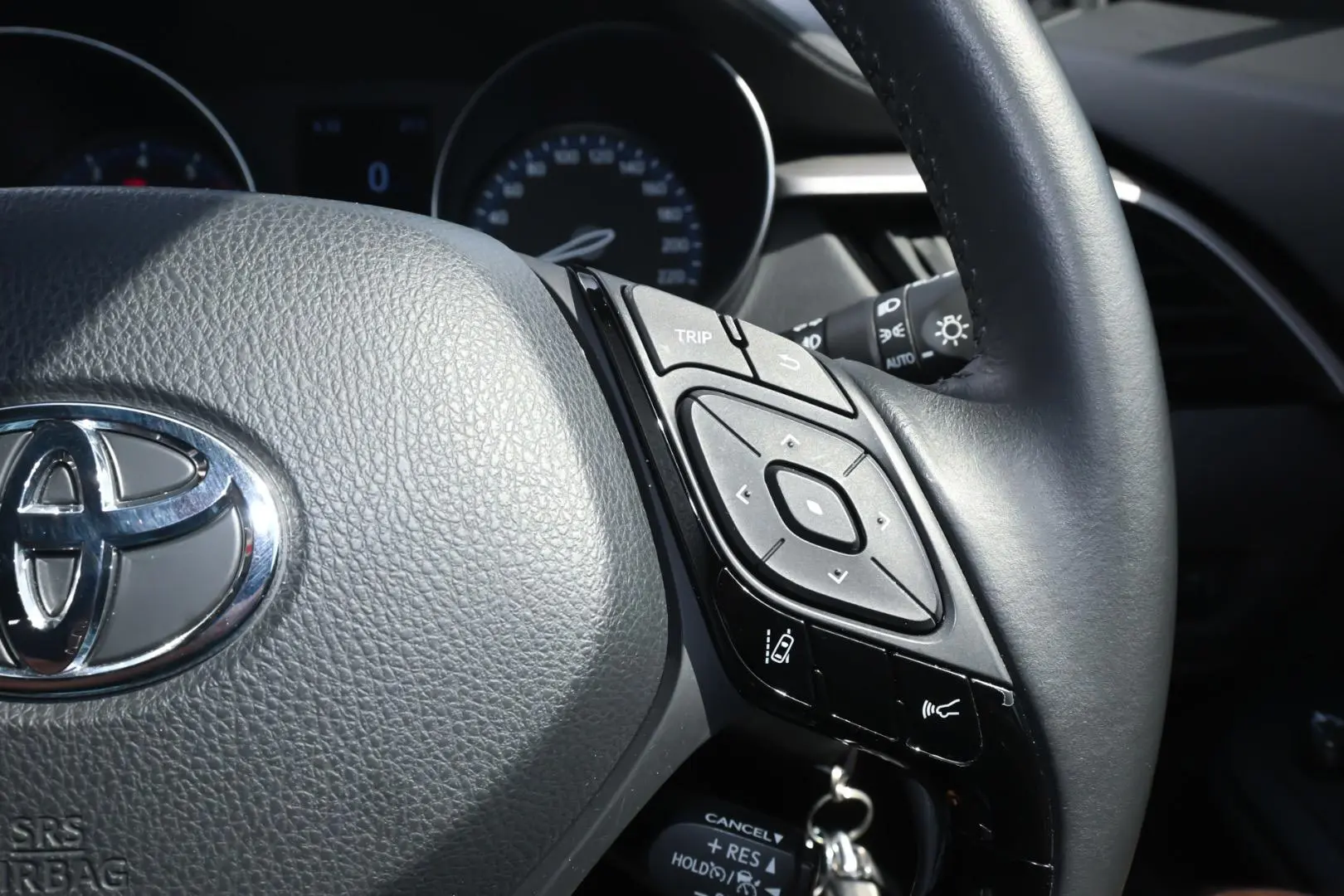 2020 Toyota C-HR Gallery Image 13