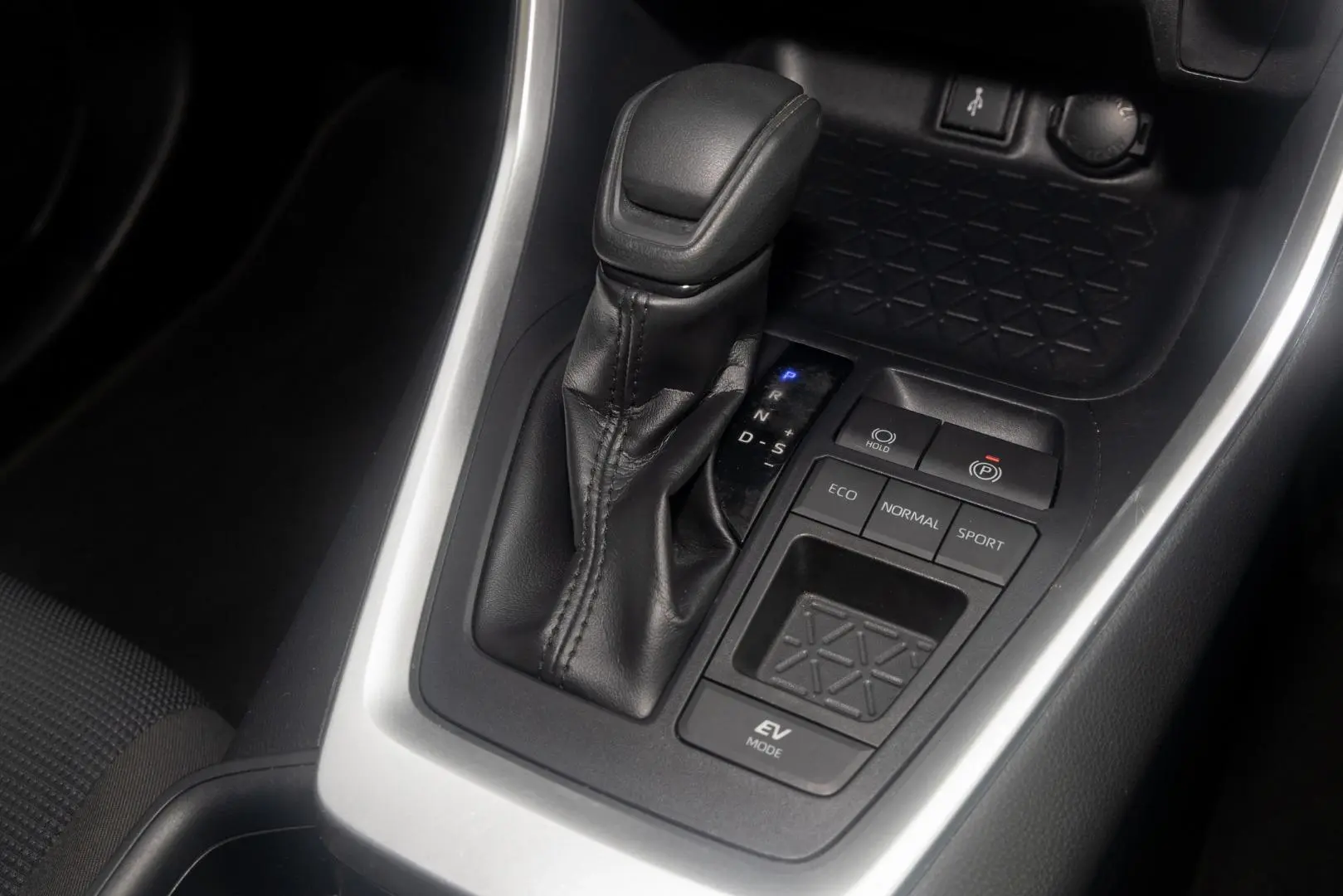 2020 Toyota RAV4 Gallery Image 17