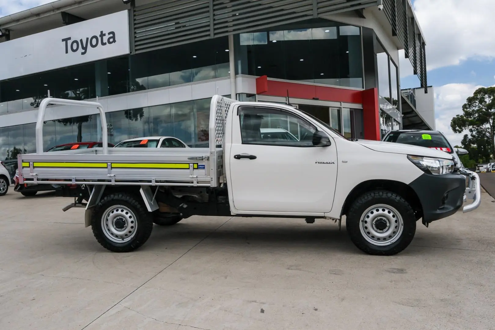 2019 Toyota Hilux Gallery Image 3