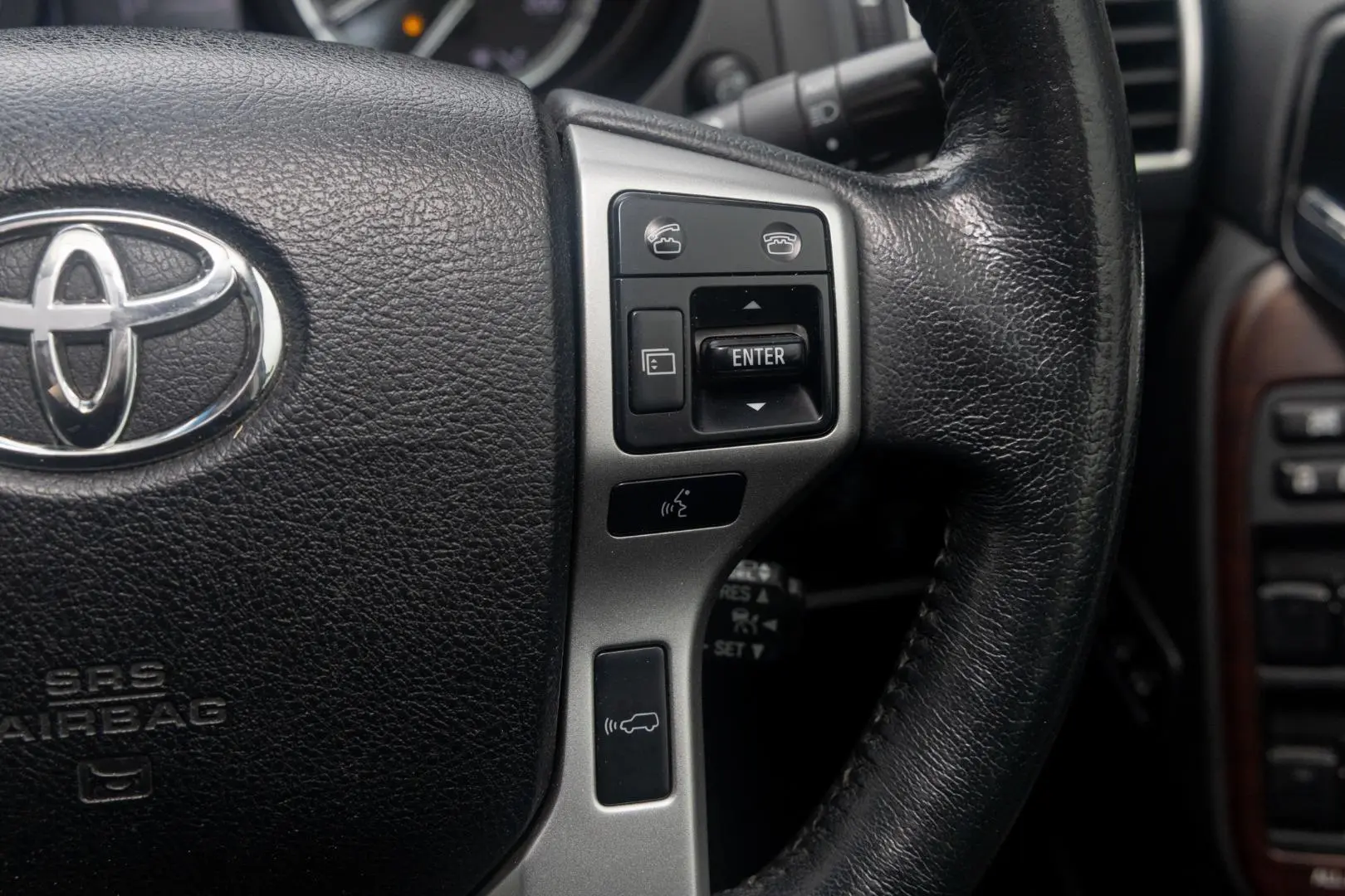 2017 Toyota Landcruiser Prado Gallery Image 12