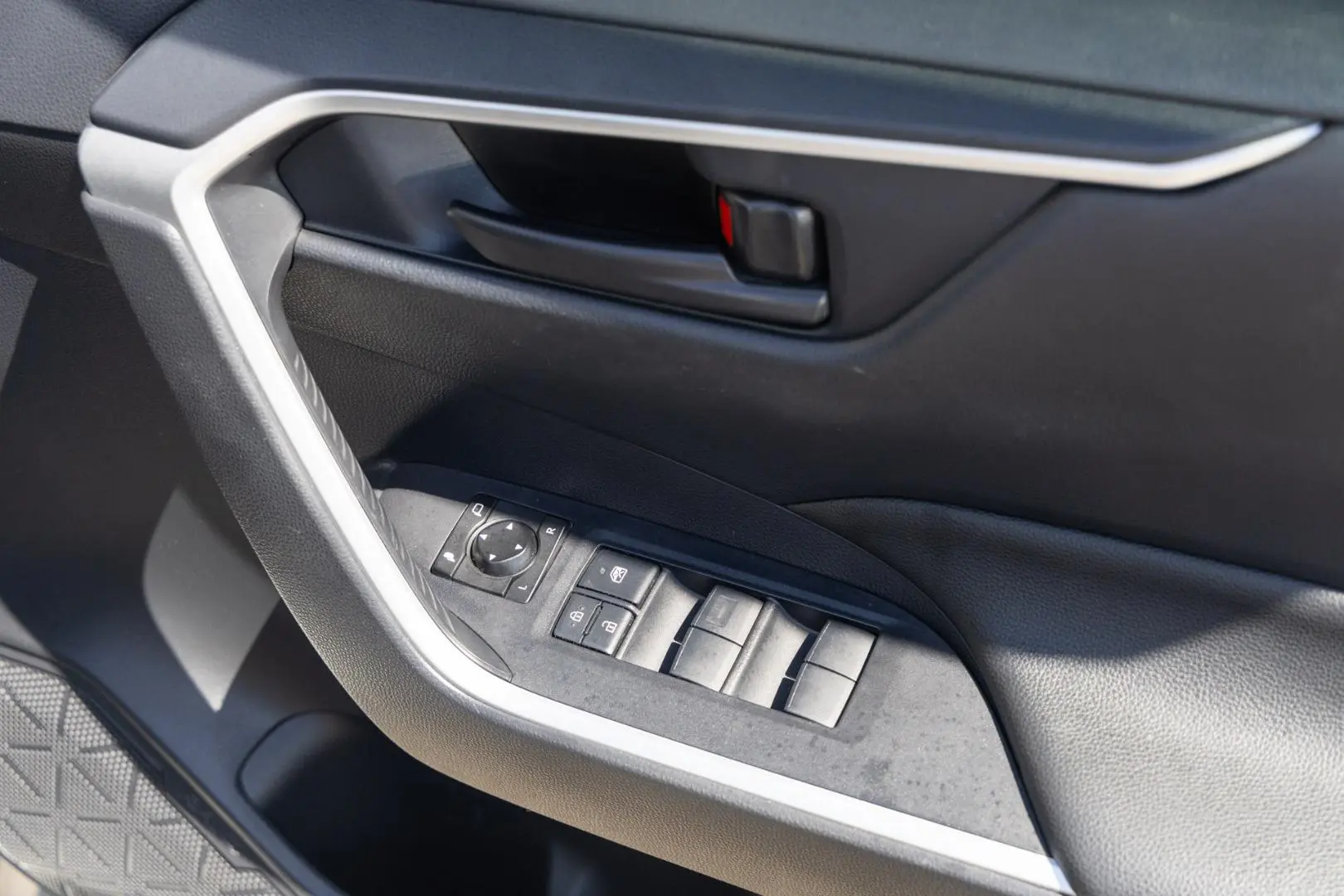 2021 Toyota RAV4 Gallery Image 16