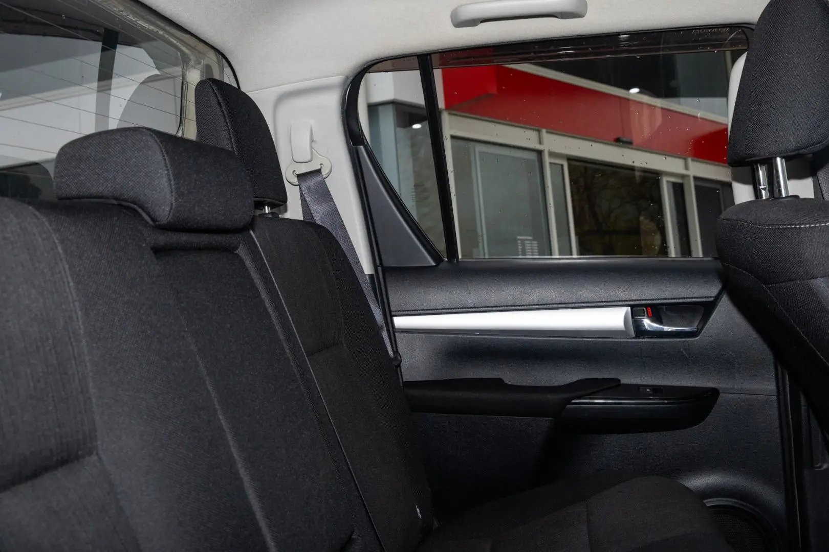 2016 Toyota Hilux Gallery Image 9