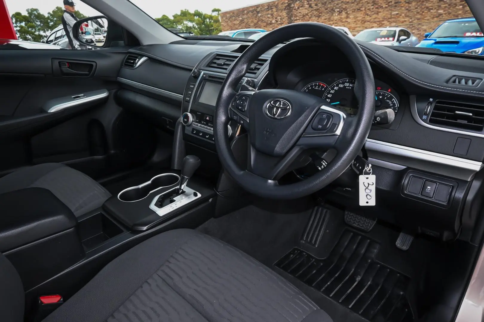 2017 Toyota Camry Gallery Image 7