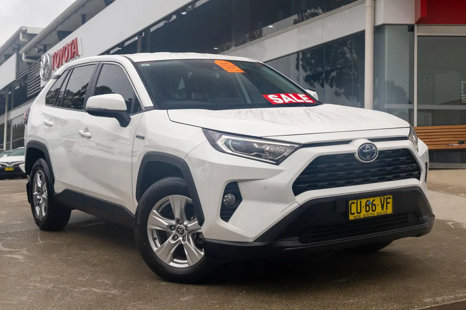 2019 Toyota RAV4 Gallery Image 4