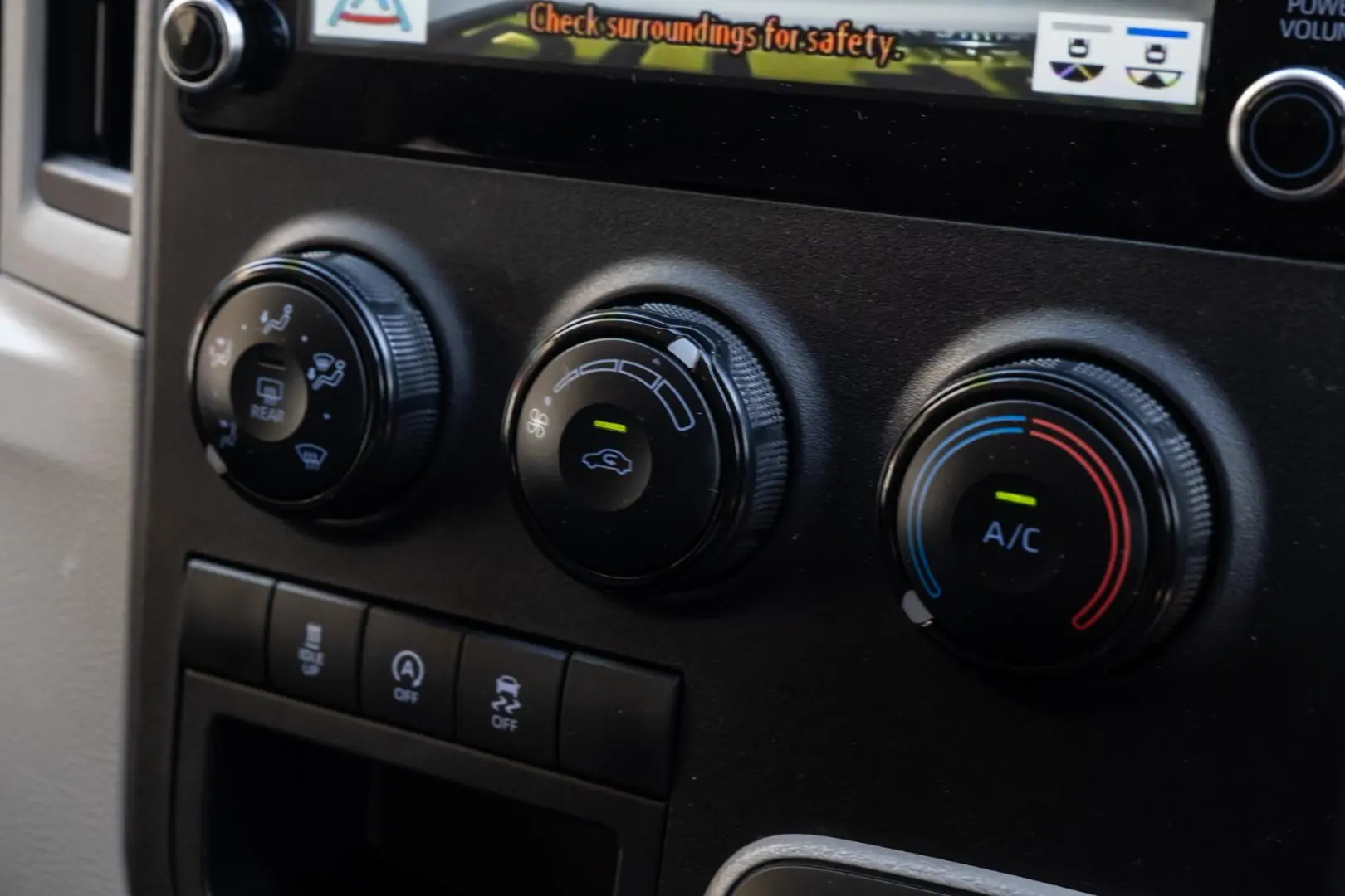 2020 Toyota Hiace Gallery Image 13