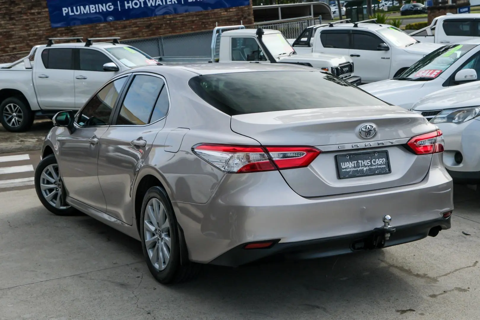 2018 Toyota Camry Gallery Image 2