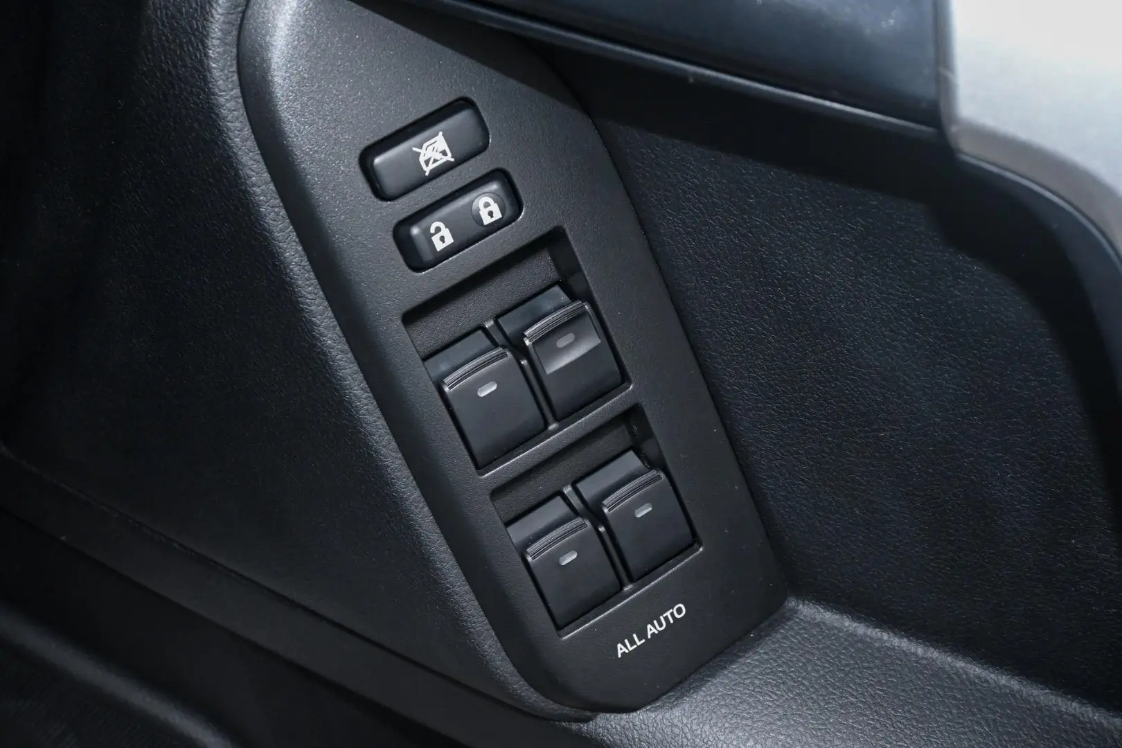 2019 Toyota Landcruiser Prado Gallery Image 10