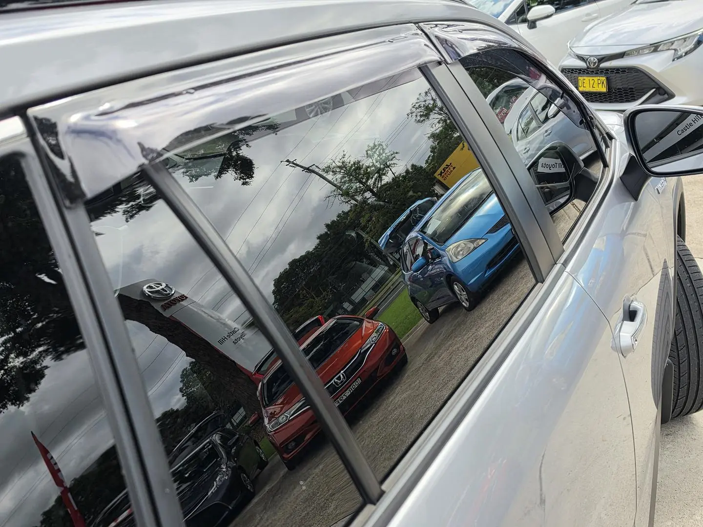 2023 Toyota RAV4 Gallery Image 7