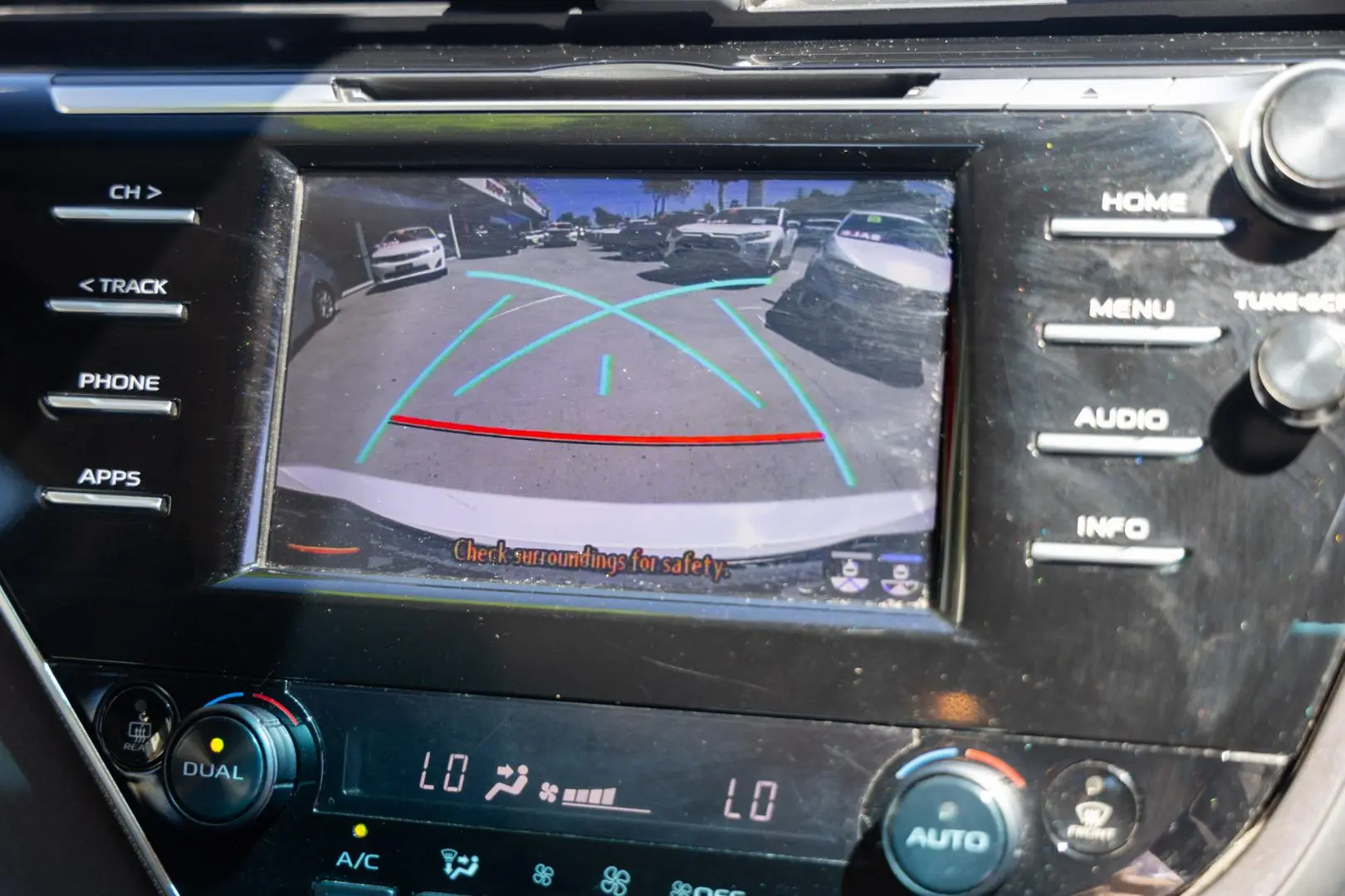 2018 Toyota Camry Gallery Image 13