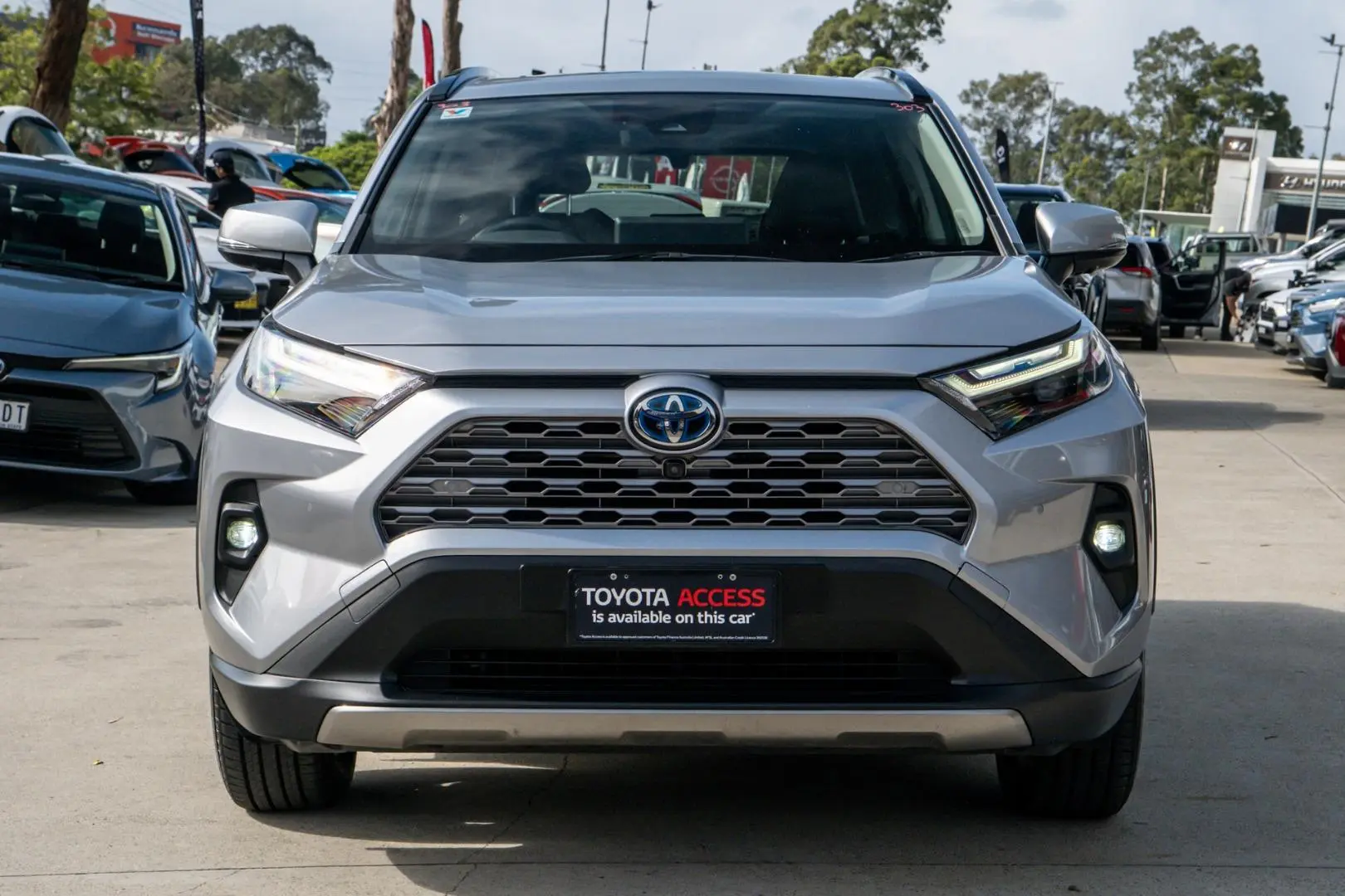 2023 Toyota RAV4 Gallery Image 4