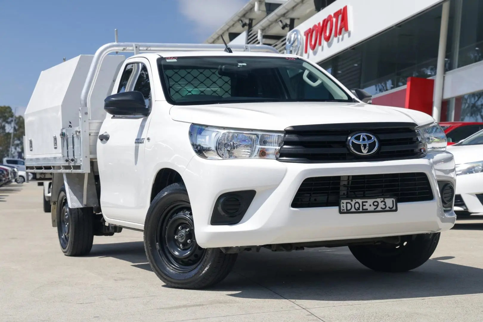 2017 Toyota Hilux Gallery Image 1