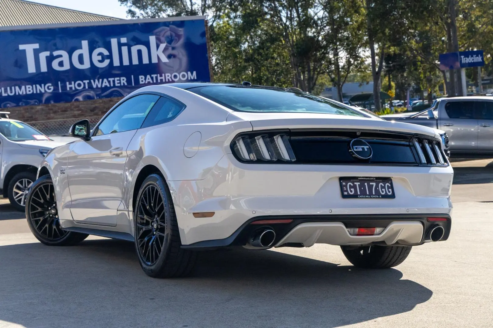 2017 Ford Mustang Gallery Image 2