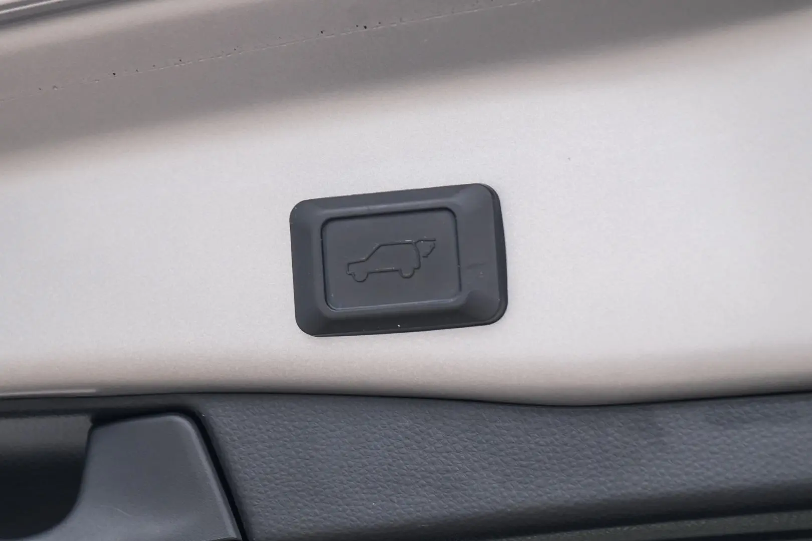 2023 Toyota RAV4 Gallery Image 18