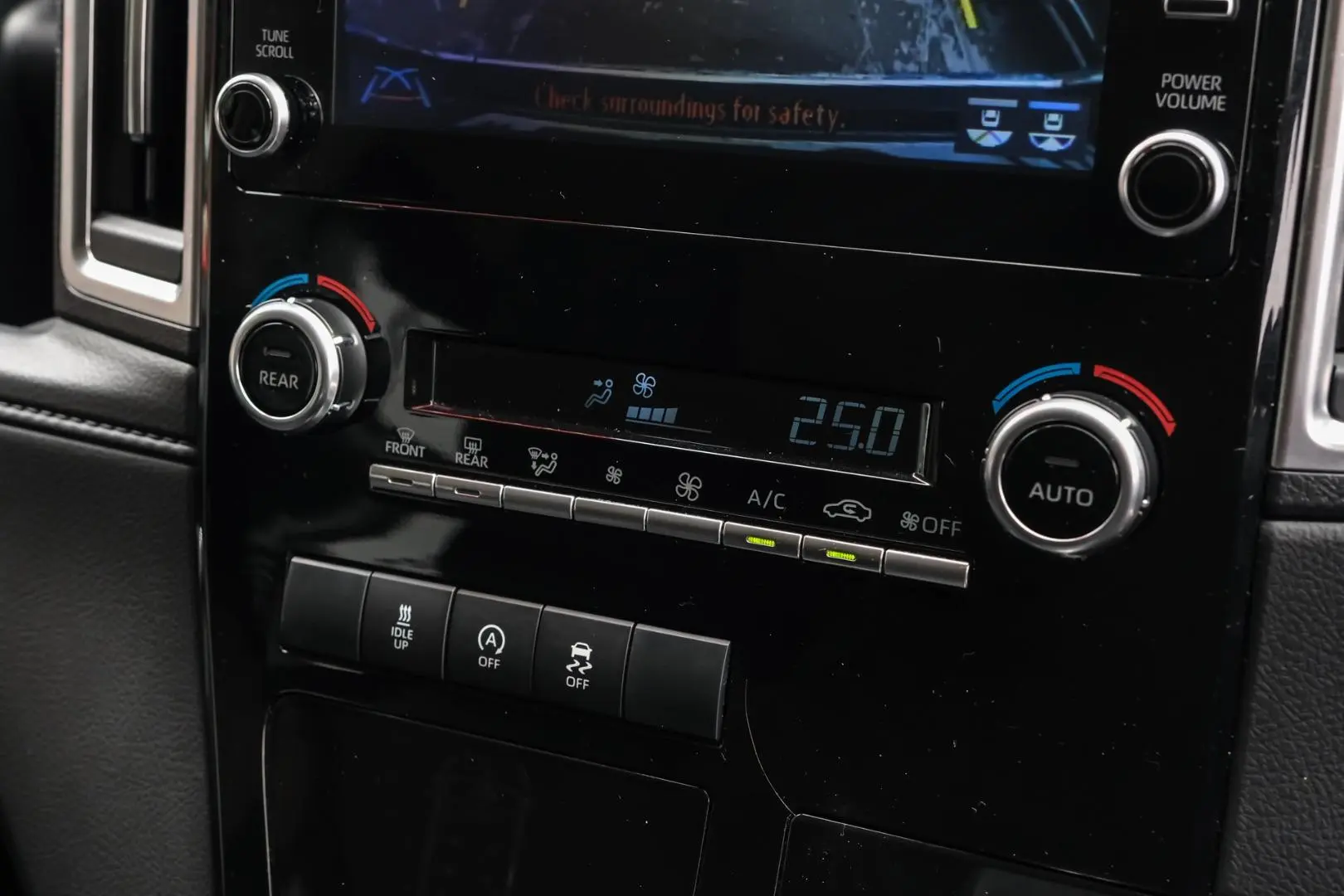 2023 Toyota Granvia Gallery Image 13