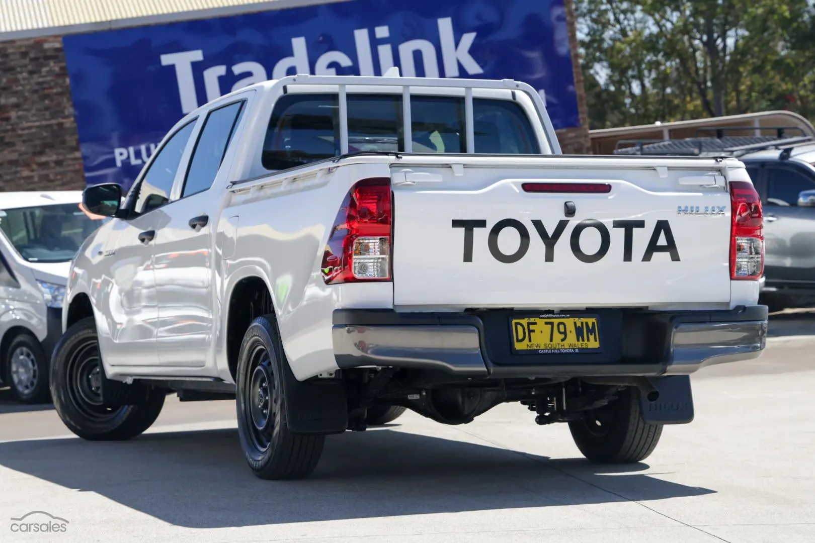 2022 Toyota Hilux Image 2