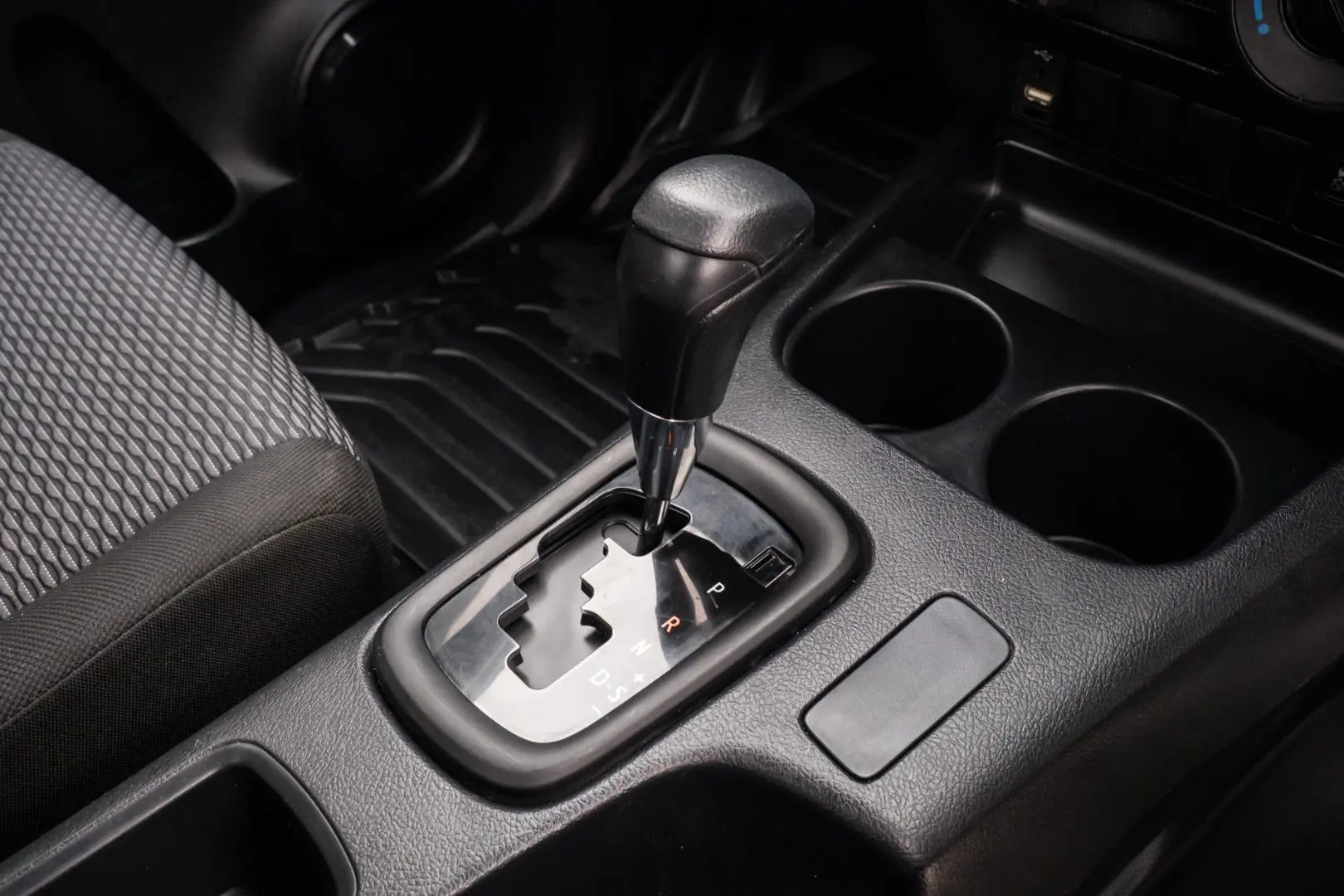 2022 Toyota Hilux Gallery Image 12